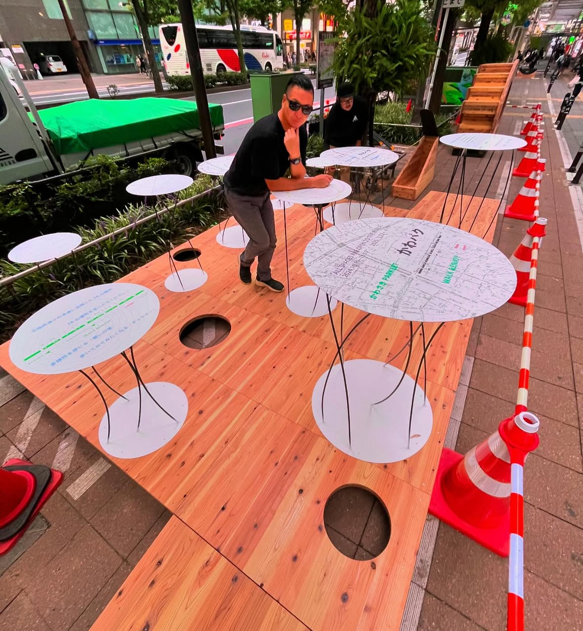 川崎市役所通りのパークレット「かわパク」